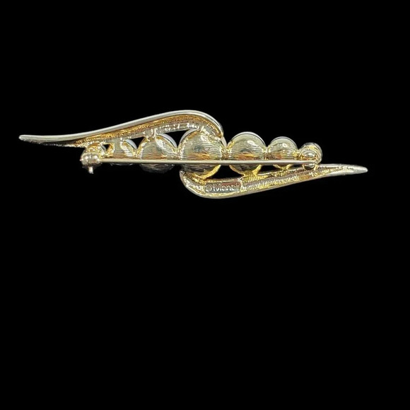 Vintage Monet Brooch Gold Tone Faux Pearl Bar Pin 2.5” Signed MONET - Picture 4 of 7